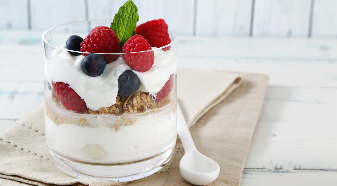 Beat Food Cravings With These 11 Healthy Snack Options for Lifters