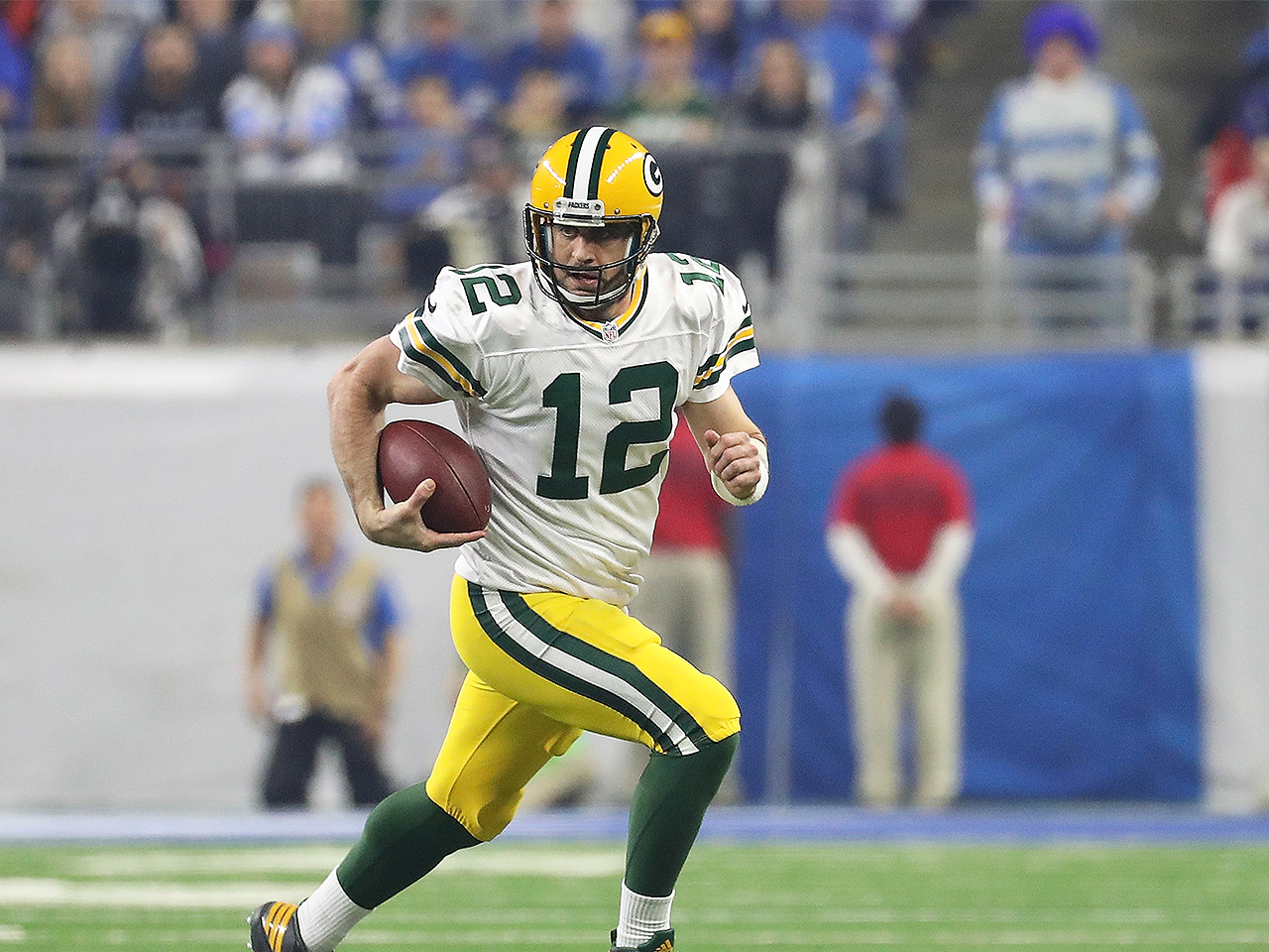 Aaron Rodgers' quarterback workout to build a rock-solid core | Muscle