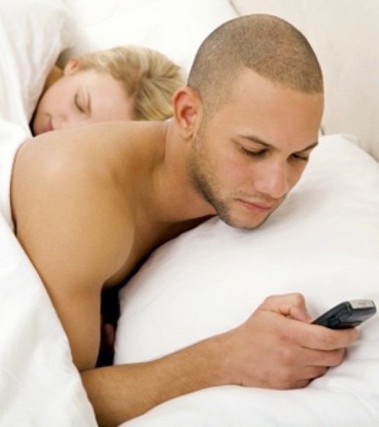 Why Dirty Texting Is Worse Than Physical Cheating
