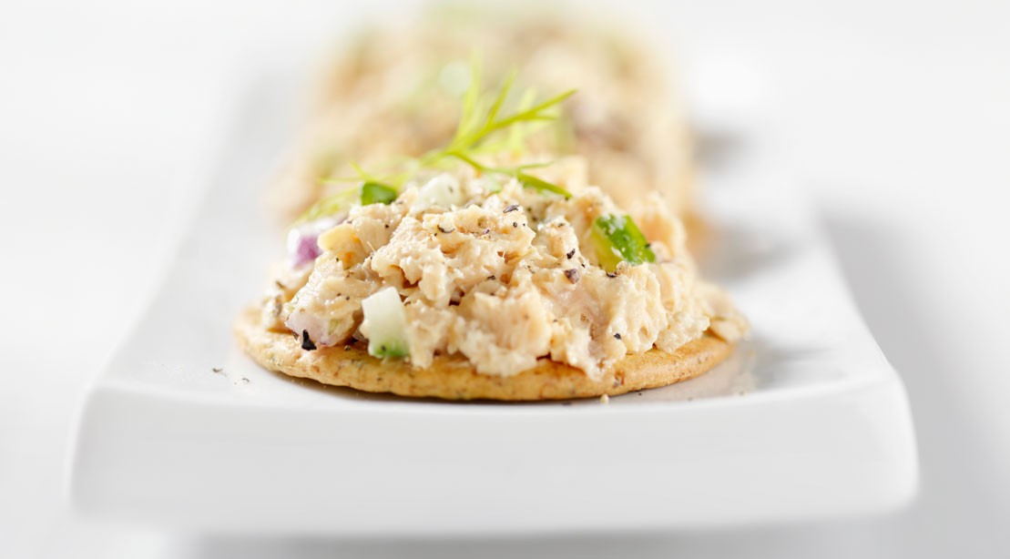 1109 tuna salad crackers