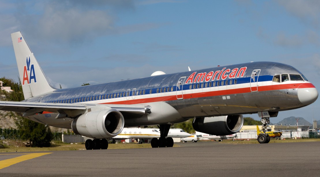 An American Airlines flight forced to land early due to passenger doing pull ups An American Airlines flight forced to land early due to passenger doing pull ups