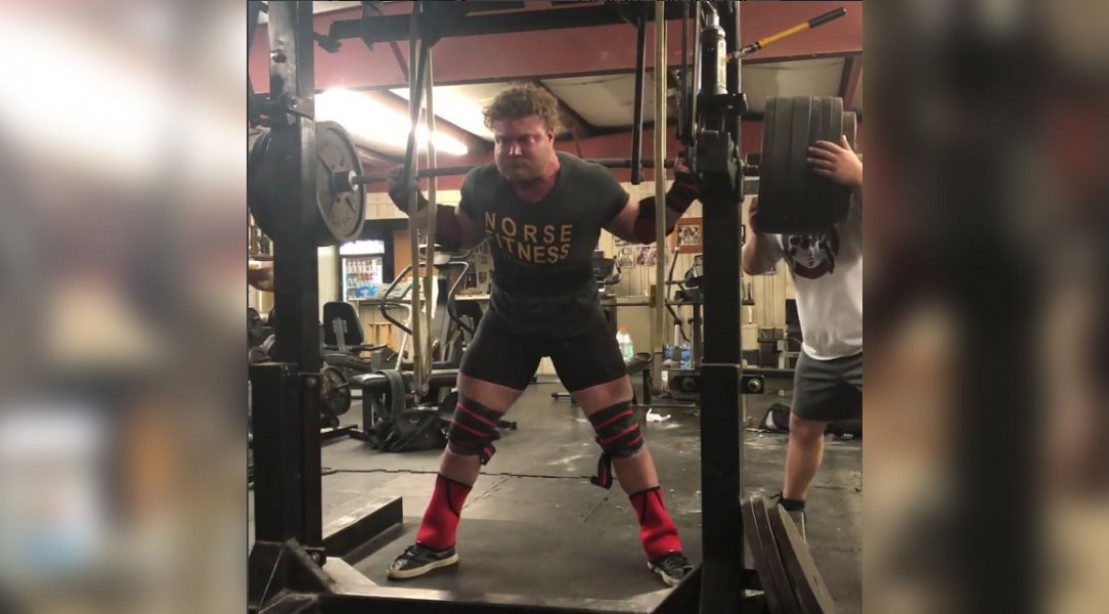 Watch This 20-Year-Old Powerlifter Hit a 901-Pound Squat Watch This 20-Year-Old Powerlifter Hit a 901-Pound Squat