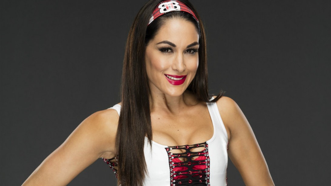 6 WWE Divas to Keep An Eye On at WrestleMania 32 Muscle