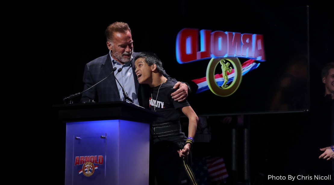 Miles Taylor hits a huge deadlift at the 2019 Arnold Classic. Miles Taylor hits a huge deadlift at the 2019 Arnold Classic.