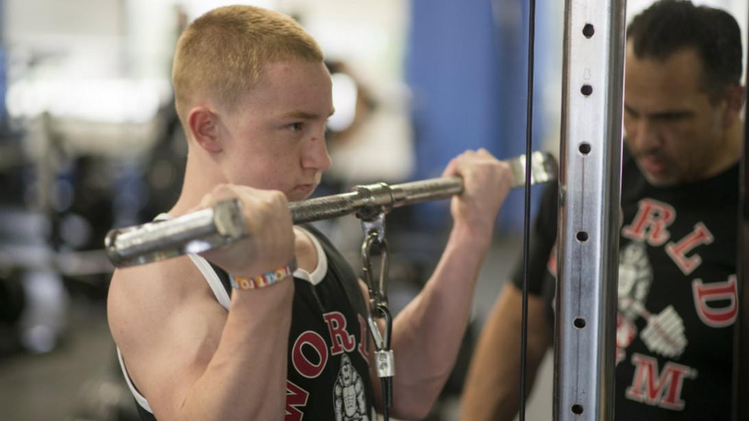 14 Year Old Powerlifter Keeps Breaking Records Muscle Fitness