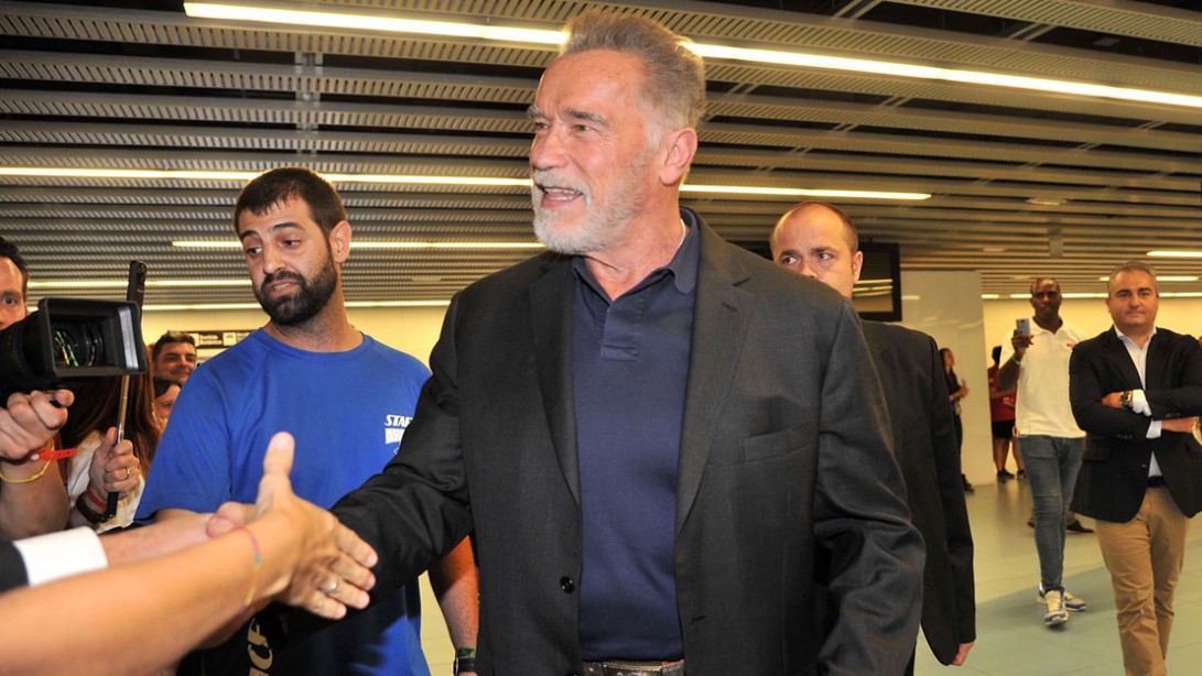 Arnold Is Out to Terminate Gerrymandering, and Fans Can Donate for a Chance to Meet Him Arnold Is Out to Terminate Gerrymandering, and Fans Can Donate for a Chance to Meet Him