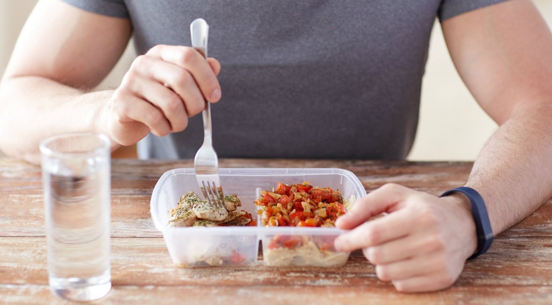 28 Days to Redemption: Dieting 101 | Muscle & Fitness