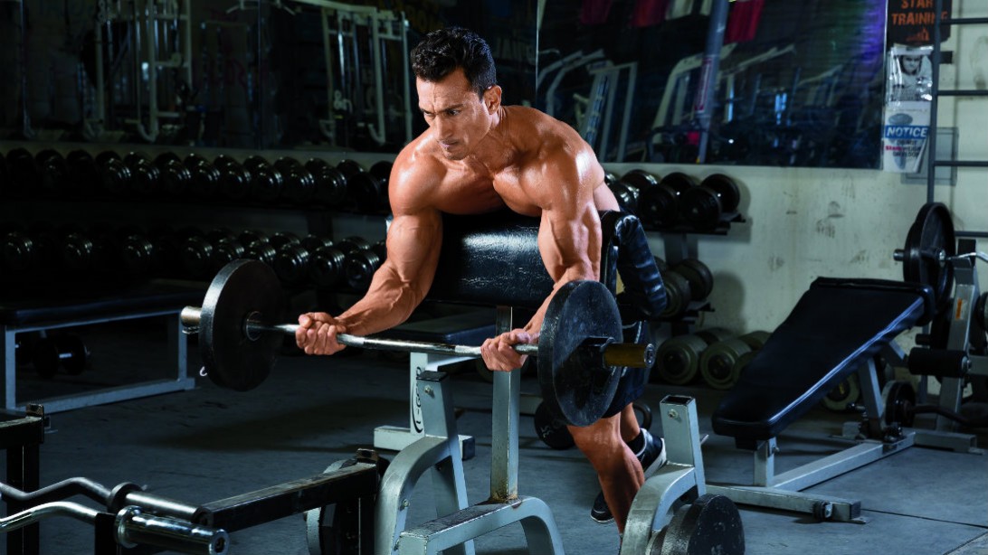 4 Clic Exercises To Build Up Your Biceps Muscle Fitness Spider Curl Ultimate Biceps Promo