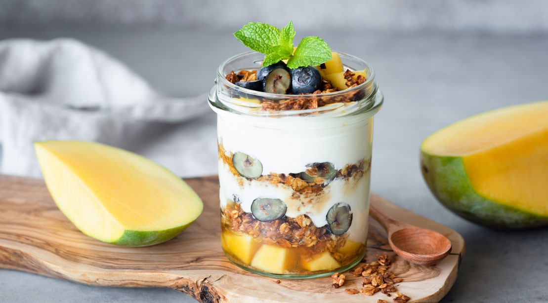 Beat Food Cravings With These 11 Healthy Snack Options for Lifters