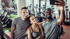 10 Social Media Mistakes Women Hate thumbnail